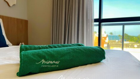 Apartamento c/ Varanda -Vista p/o Mar