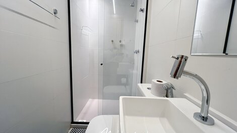 Apartamento c/ Varanda -Vista p/o Mar