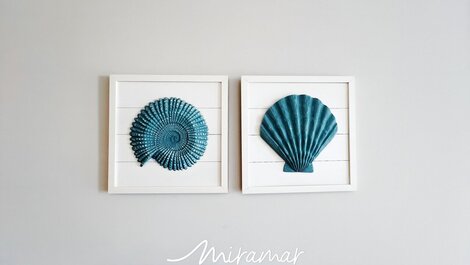 Apartamento c/ Varanda -Vista p/o Mar