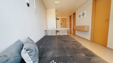 Apartamento c/ Varanda -Vista p/o Mar