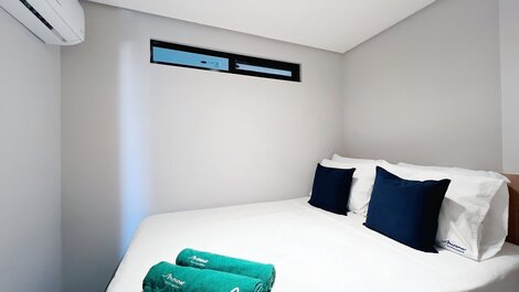 Apartamento c/ Varanda -Vista p/o Mar