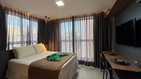 Viva o Melhor da Praia: Flat Incrível a 50 Metros