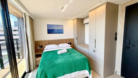 Flat com varanda no Jardim Oceania