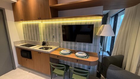 Flat c/ Varanda Vista Mar/ Prédio pé na areia