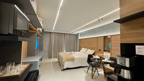 Flat aconchegante c/ Varanda e Vista Piscina