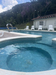 SÍTIO COM PISCINA CLIMATIZADA PARA TEMPORADA