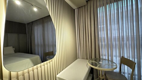 Flat: Aconchego e Elegância a 50m do Mar