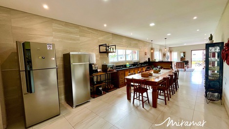 Mountain Paradise on Cherry Blossom Mountain