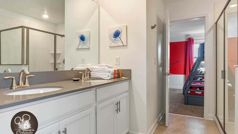 House in Storey Lake with 9 bedrooms