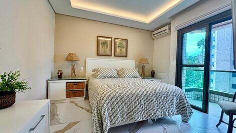 Maravillosa propiedad frente al mar con piscina privada.