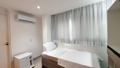 Cómoda suite con vistas al océano en la playa de Bessa.