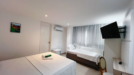 Cómoda suite con vistas al océano en la playa de Bessa.