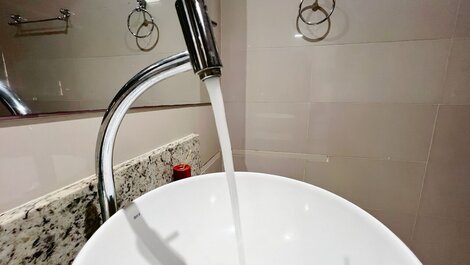 Aconchegante Suíte Lateral Mar no Na Praia Bessa