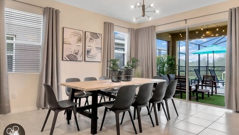 Disney vacation in a luxury home.