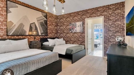 Disney vacation in a luxury home.