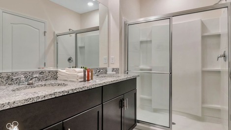 Disney vacation in a luxury home.