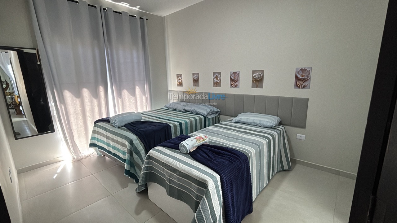 Casa para alquiler de vacaciones em Guaratuba (Balneário Eliane)