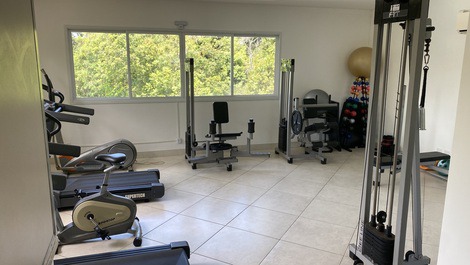 Casa confortável em Praia do Forte próx a Lagoa Aruá