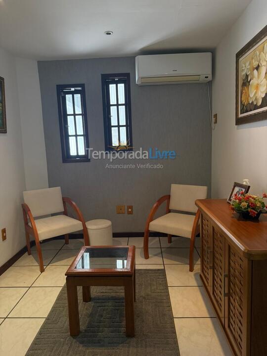 Casa para aluguel de temporada em Niterói (Piratininga)