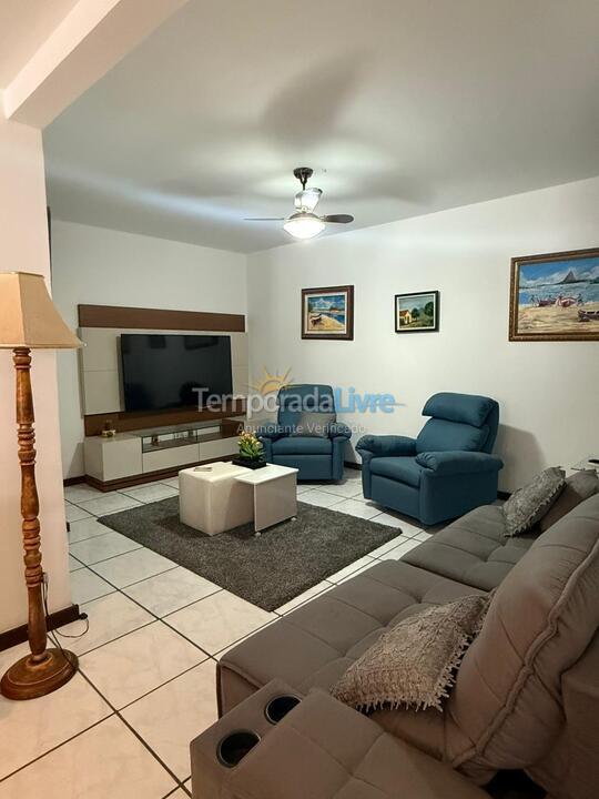 Casa para aluguel de temporada em Niterói (Piratininga)