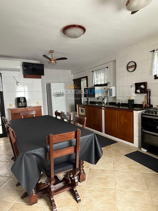 Casa para aluguel de temporada em Niterói (Piratininga)