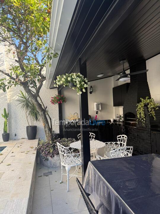 Casa para aluguel de temporada em Niterói (Piratininga)