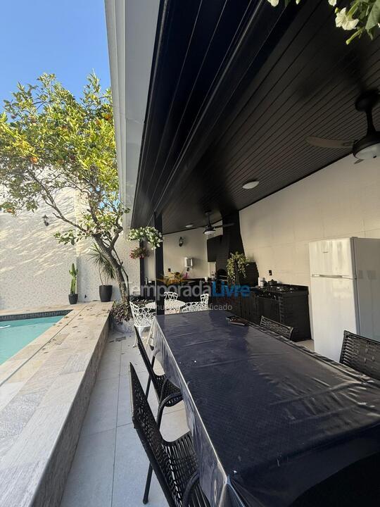 Casa para aluguel de temporada em Niterói (Piratininga)