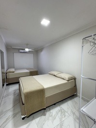 Quarto quádruplo 2 cama casal 