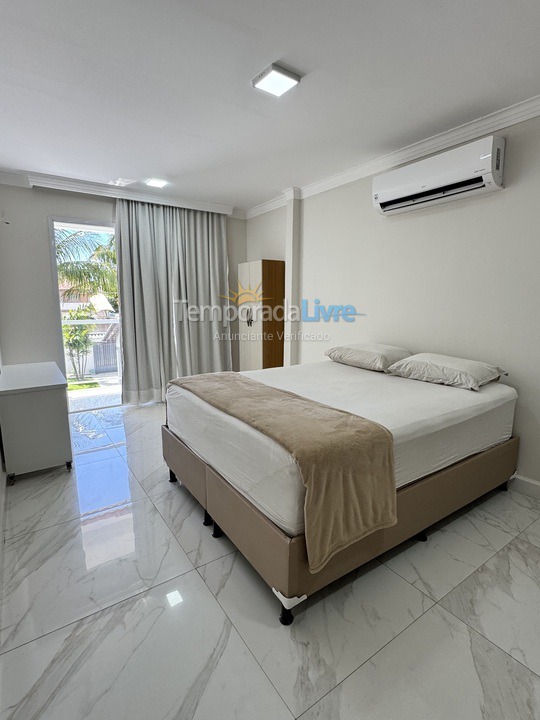 Casa para alquiler de vacaciones em Vila Velha (Barra do Jucu)