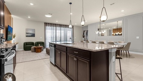 Luxury house with 10 bedrooms near Disney.