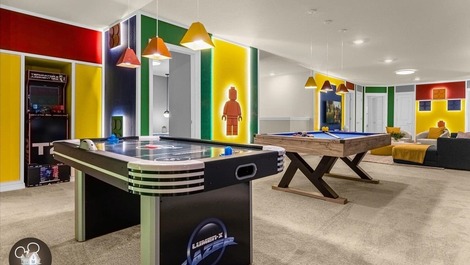 Luxury house with 10 bedrooms near Disney.