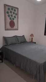 Casa térrea a 40 MTS do mar e Jardim Capricornio