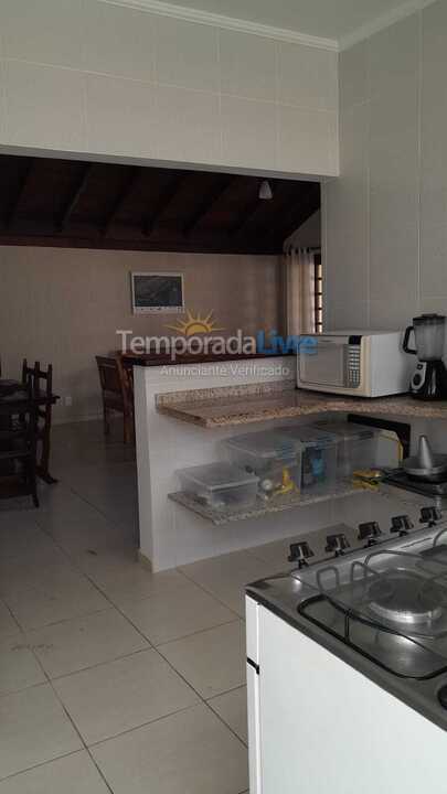 Casa para aluguel de temporada em Caraguatatuba (Praia Capricórnio)