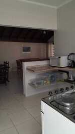 Casa térrea a 40 MTS do mar e Jardim Capricornio