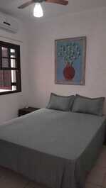 Casa térrea a 40 MTS do mar e Jardim Capricornio