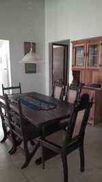 Casa térrea a 40 MTS do mar e Jardim Capricornio