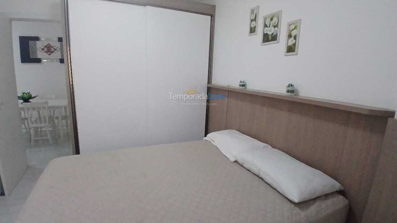 Apartamento para aluguel de temporada em Itapema (Meia Praia)