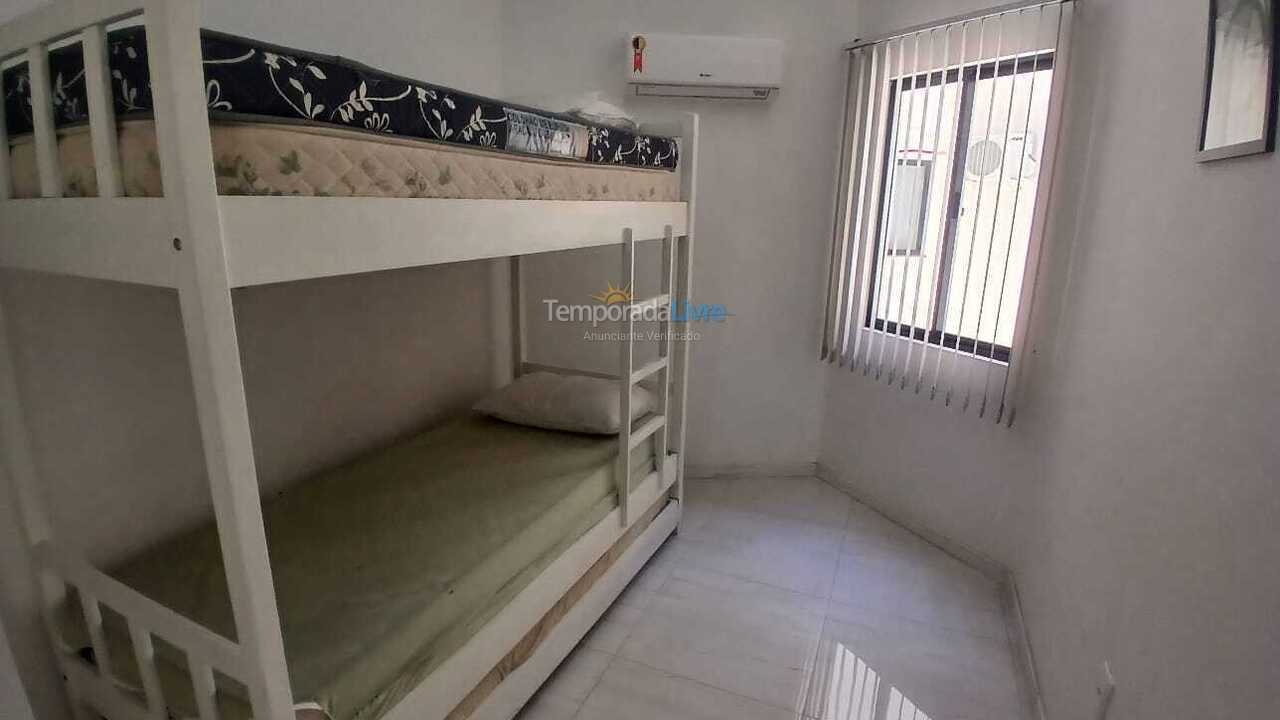 Apartamento para aluguel de temporada em Itapema (Meia Praia)