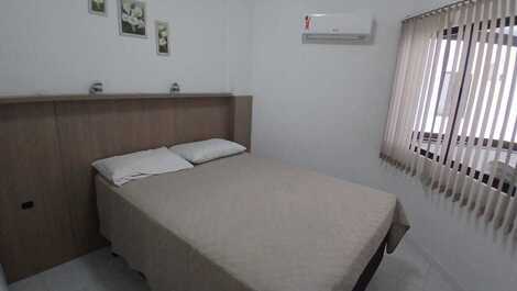 QUADRA DO MAR 3 QUARTOS COM AR NO CORAÇÃO DA MEIA PRAIA