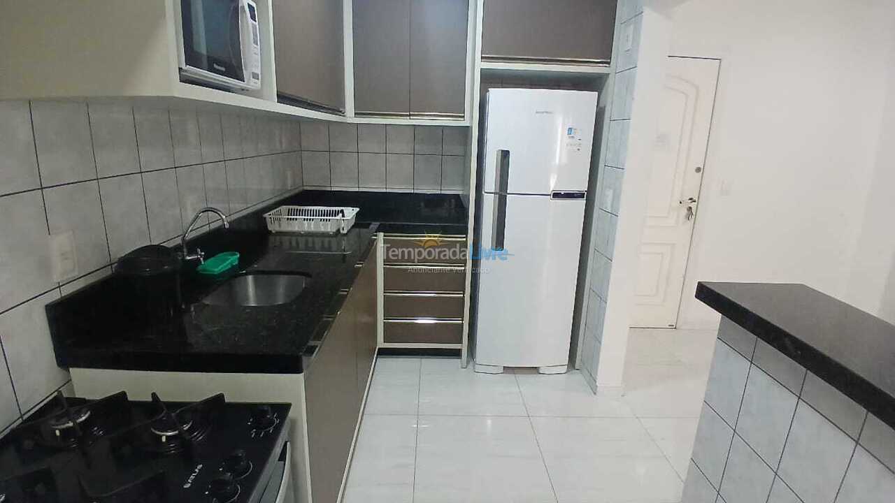 Apartamento para aluguel de temporada em Itapema (Meia Praia)