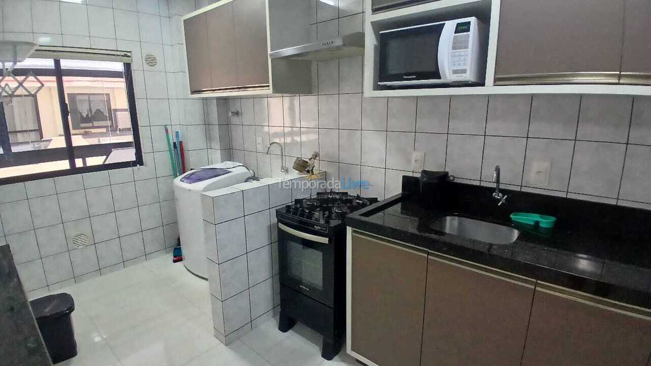 Apartamento para aluguel de temporada em Itapema (Meia Praia)