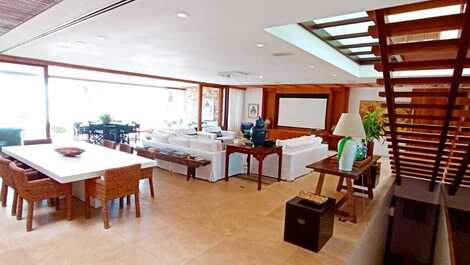 CASA FRENTE AO MAR NA PRAIA DA BALEIA