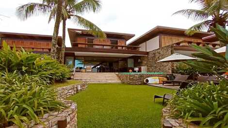 CASA FRENTE AO MAR NA PRAIA DA BALEIA