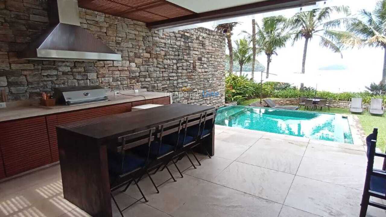 Casa para aluguel de temporada em São Sebastião (Praia da Baleia)