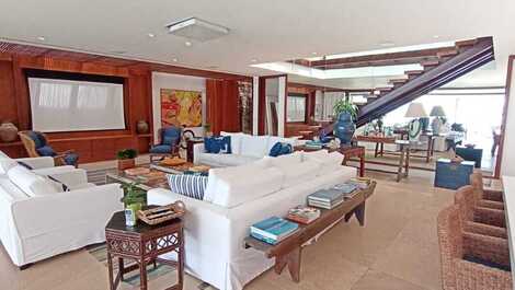 CASA FRENTE AO MAR NA PRAIA DA BALEIA