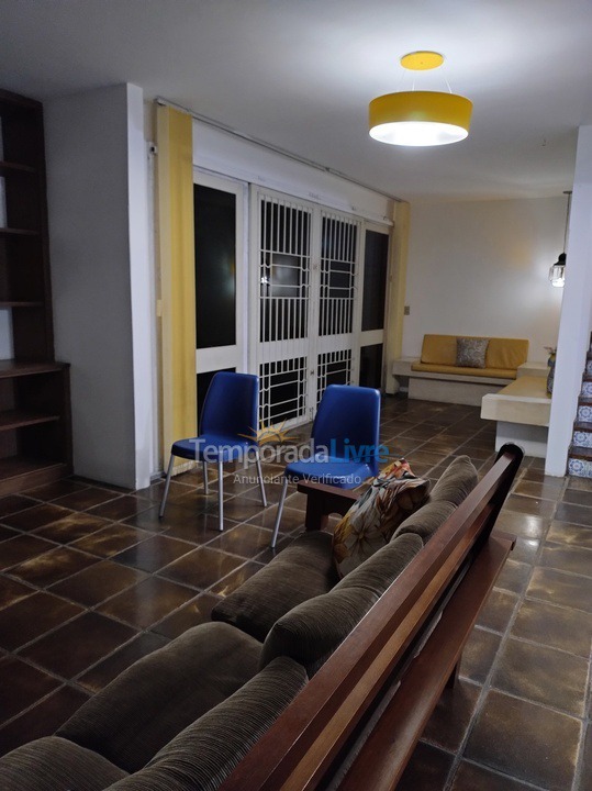 Casa para aluguel de temporada em Cabo Frio (Praia do Forte)