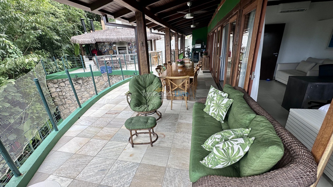 Casa para aluguel de temporada em São Sebastião (Praia da Baleia)