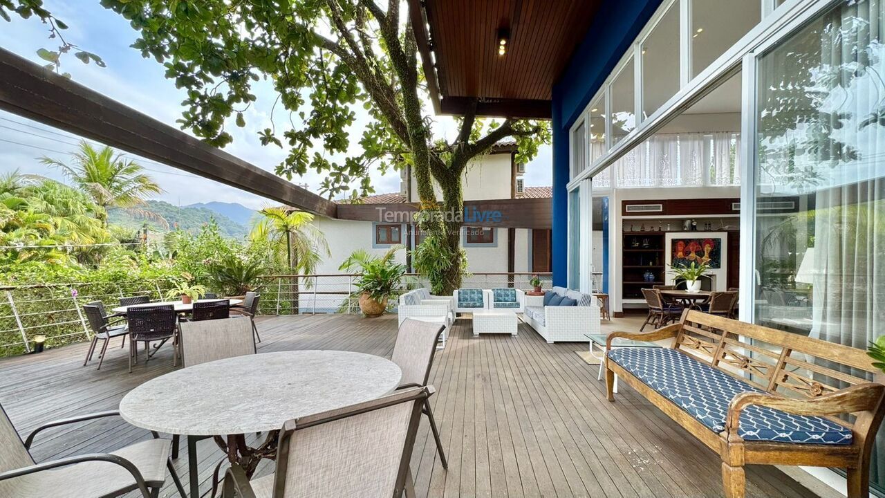 Casa para alquiler de vacaciones em São Sebastião (Praia da Baleia)