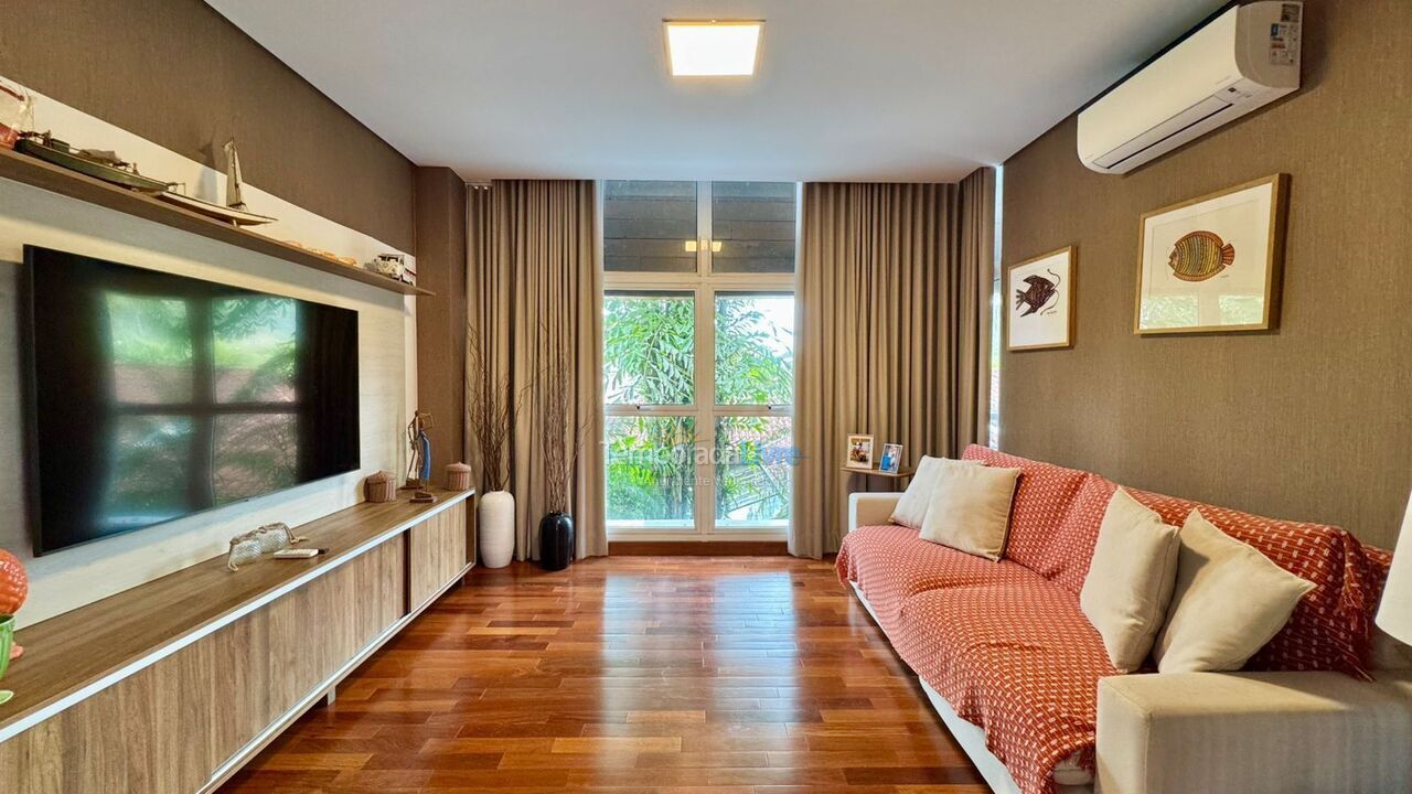 Casa para alquiler de vacaciones em São Sebastião (Praia da Baleia)