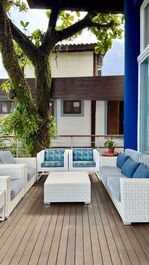 Casa disponible para alquilar a 50 metros de la playa de Baleia.